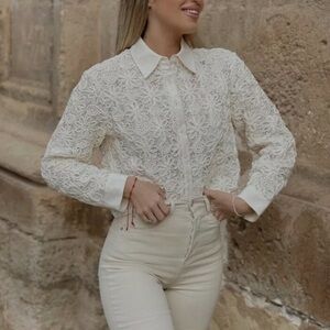 Zara Blogger’s Favorite Cream Lace Heart Top